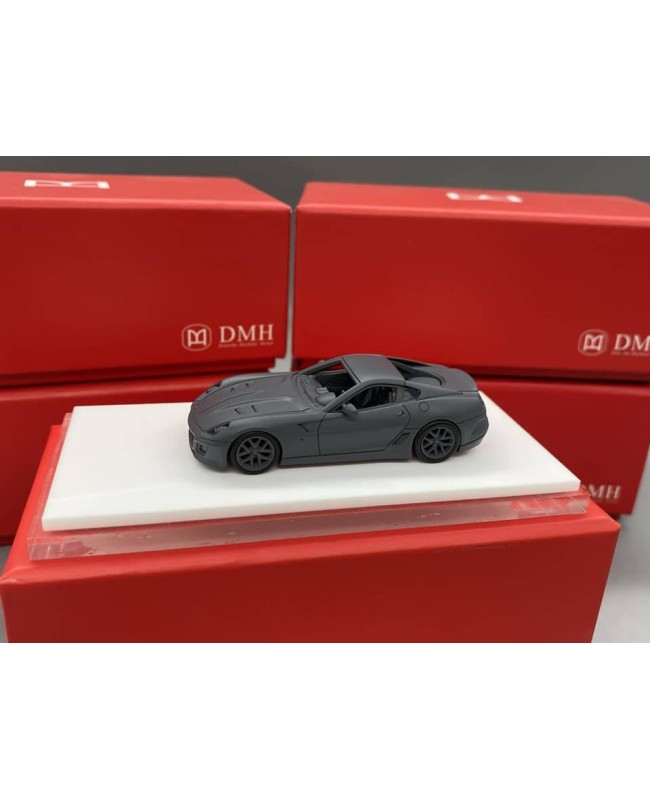 (預訂 Pre-order) DMH 1/64 Ferrari 599 GTO (Resin car model) DM64A002 BB藍十國旗拉花與55車身號，橡膠藍色十橡膠啞黑內飾，鐵灰輪轂、紅色卡鉗  亞克力底座，(限量299台)