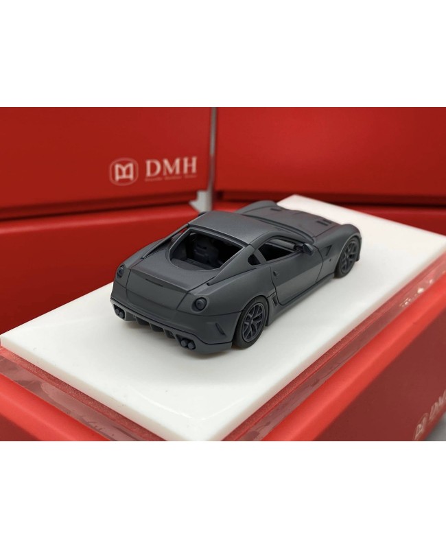 (預訂 Pre-order) DMH 1/64 Ferrari 599 GTO (Resin car model) DM64A005 珍珠白十黑色條紋拉花  翻毛灰色十橡膠啞黑內飾，光黑輪轂、黃色卡鉗    亞克力底座，(限量299台)