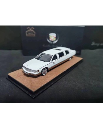 (預訂 Pre-order) XiaoGuang Model 1:64 Fleetwood Limousine加長版 (Diecast car model) 限量499台 White 白色