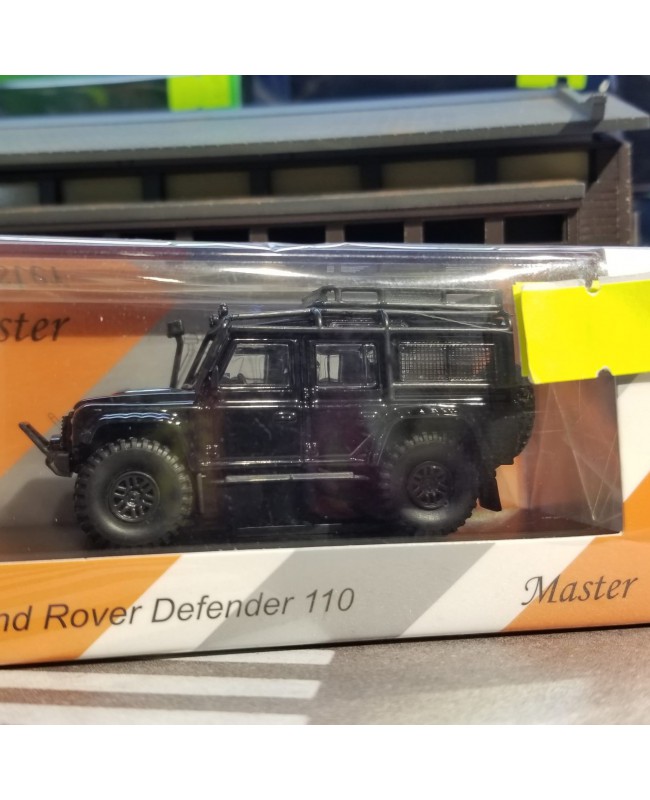 Master 1:64 Land Rover Defender110 (Diecast Model)